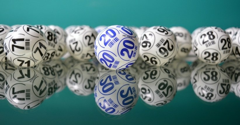 Quick Picks vs. Hand-Picked Numbers: Which Really Wins More in the Lottery?