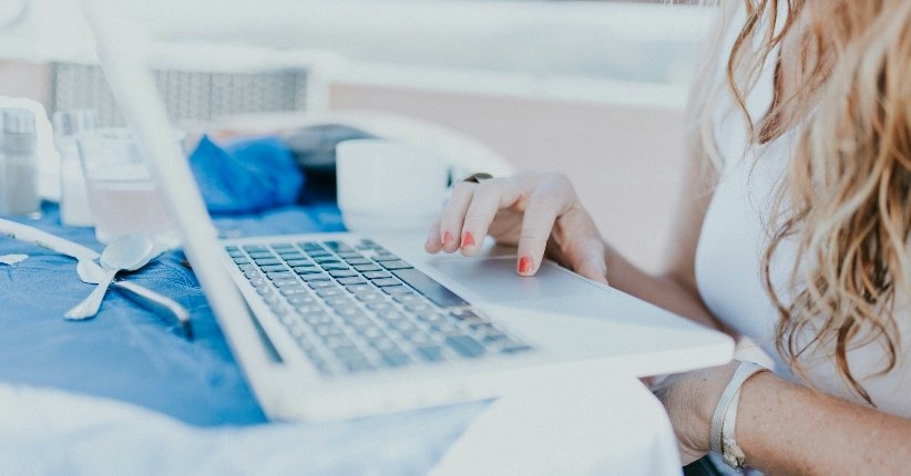 Are Mobile-Only Players More Impulsive Than Desktop Users?