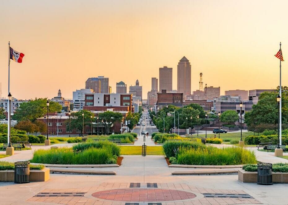 Des Moines, Iowa skyline.