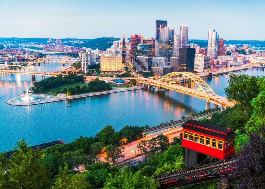 Pittsburgh, Pennsylvania at twilight